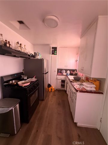 1135 W 95th, Los Angeles, CA 90044