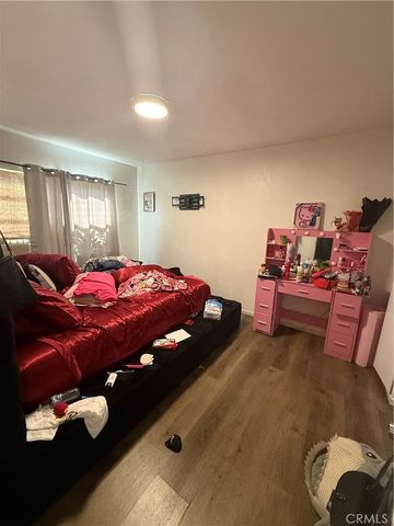 1135 W 95th, Los Angeles, CA 90044