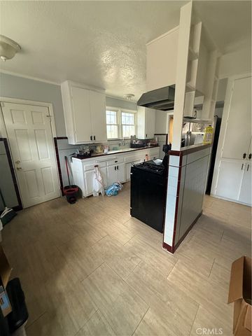 1135 W 95th, Los Angeles, CA 90044