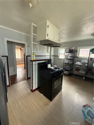 1135 W 95th, Los Angeles, CA 90044