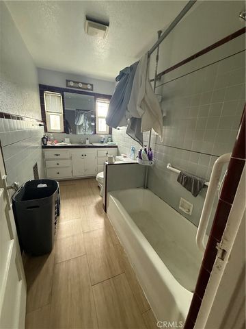 1135 W 95th, Los Angeles, CA 90044