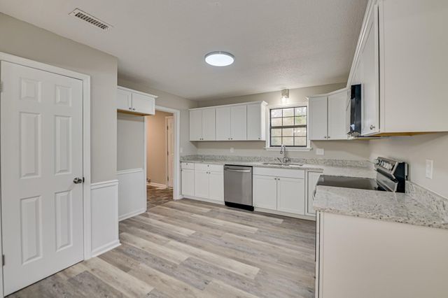 2402 Crystal Court Drive, Augusta, GA 30906