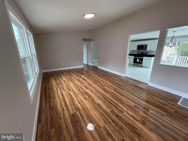 656 NOTTINGHAM DR, Vineland, NJ 08360