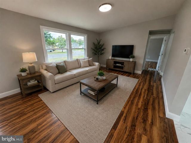 656 NOTTINGHAM DR, Vineland, NJ 08360