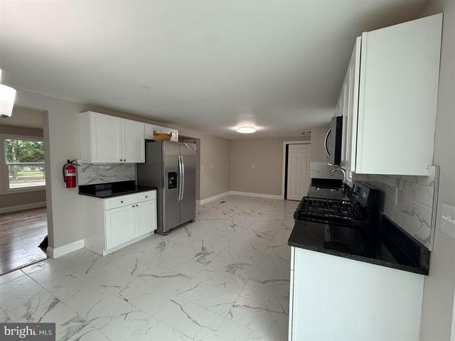 656 NOTTINGHAM DR, Vineland, NJ 08360