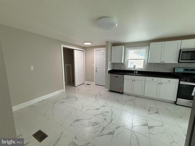 656 NOTTINGHAM DR, Vineland, NJ 08360