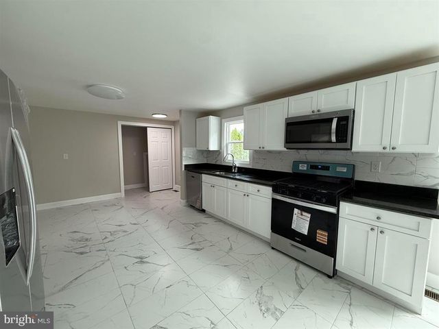 656 NOTTINGHAM DR, Vineland, NJ 08360