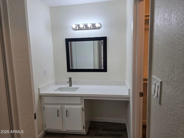 715 N ARROWHEAD Drive 3, Chandler, AZ 85224