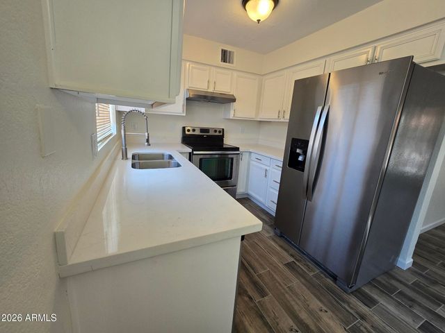715 N ARROWHEAD Drive 3, Chandler, AZ 85224