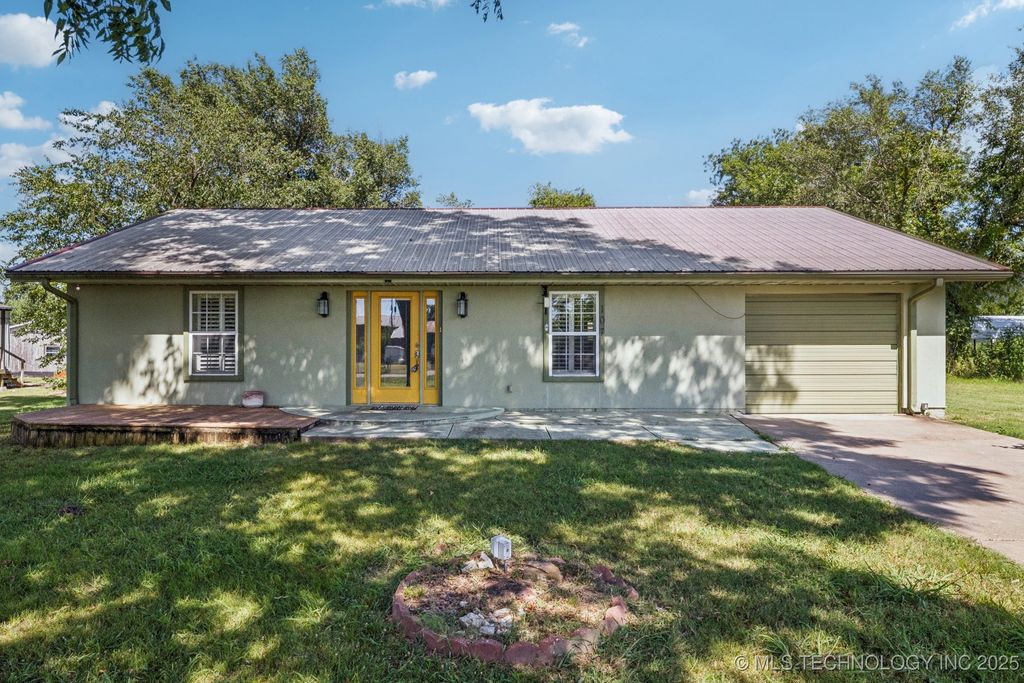 107 S 4th Street, Morris, OK 74445