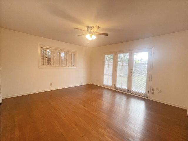 9655 Meadowcroft Drive, Houston, TX 77063