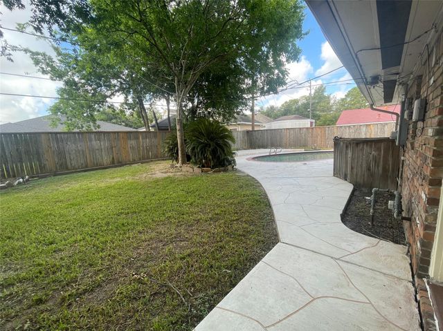9655 Meadowcroft Drive, Houston, TX 77063