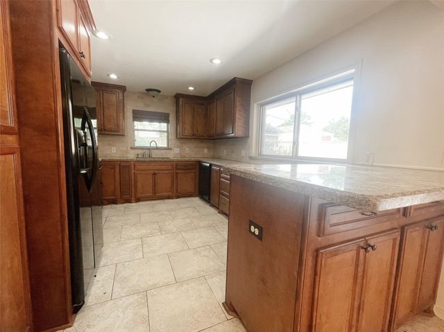 9655 Meadowcroft Drive, Houston, TX 77063