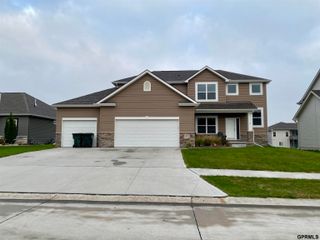 5031 N 209 Street, Elkhorn, NE 68022