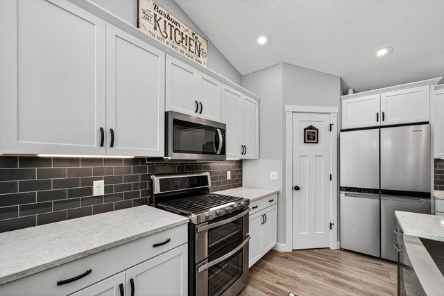 2436 E Timberstone Drive, Elkhart, IN 46514