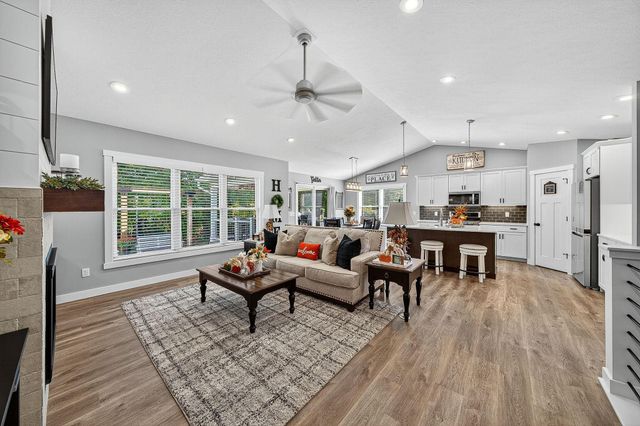 2436 E Timberstone Drive, Elkhart, IN 46514