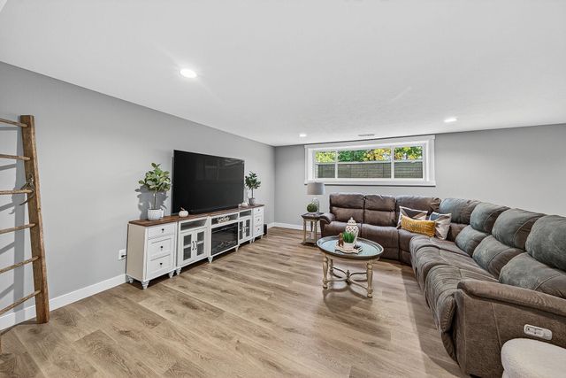 2436 E Timberstone Drive, Elkhart, IN 46514