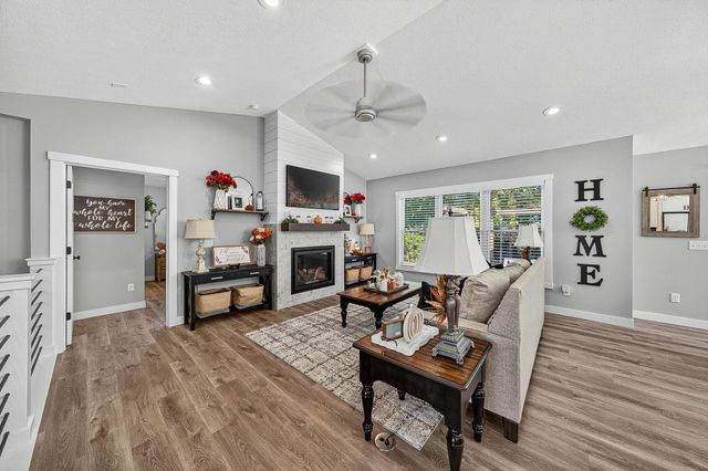 2436 E Timberstone Drive, Elkhart, IN 46514