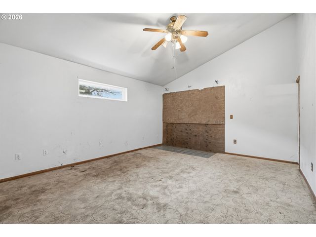 7453 N STOCKTON Ave, Portland, OR 97203