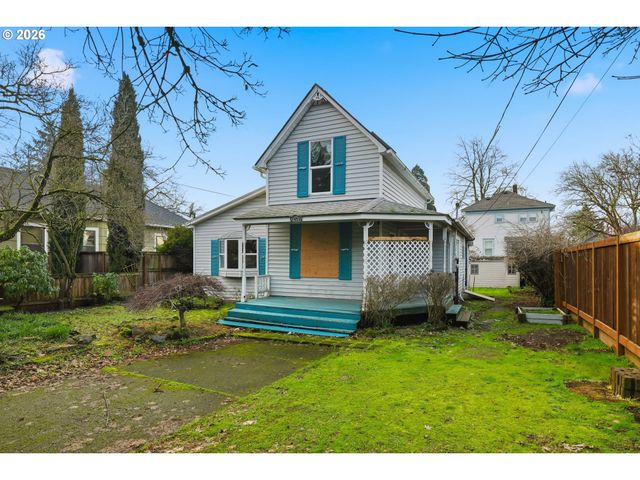 7453 N STOCKTON Ave, Portland, OR 97203
