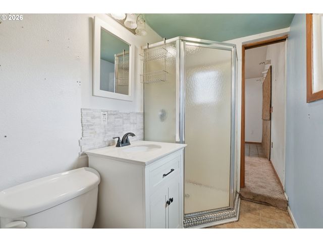 7453 N STOCKTON Ave, Portland, OR 97203