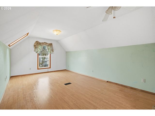 7453 N STOCKTON Ave, Portland, OR 97203