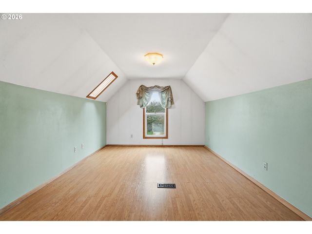 7453 N STOCKTON Ave, Portland, OR 97203