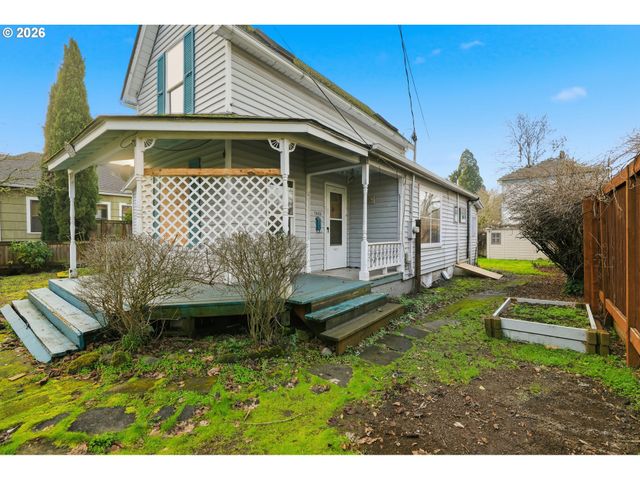 7453 N STOCKTON Ave, Portland, OR 97203