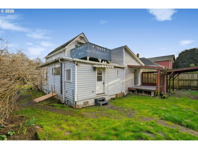 7453 N STOCKTON Ave, Portland, OR 97203