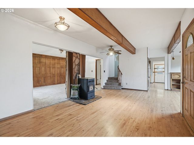 7453 N STOCKTON Ave, Portland, OR 97203