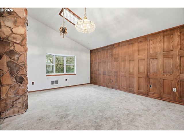 7453 N STOCKTON Ave, Portland, OR 97203