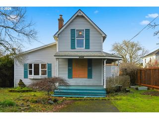 7453 N STOCKTON Ave, Portland, OR 97203