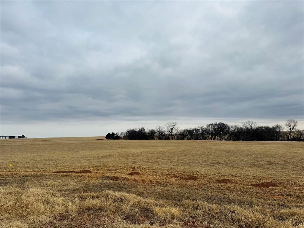 Image 2 of property listing at 2442 Friend Circle, Chickasha, OK 73018