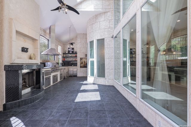 3 BENCHWOOD CIR, San Antonio, TX 78248