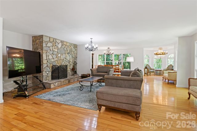 3 Northwood Road, Asheville, NC 28804