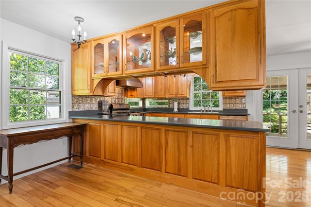 3 Northwood Road, Asheville, NC 28804