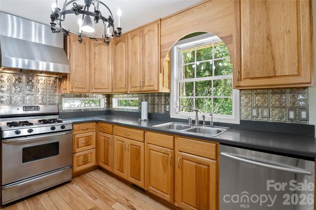 3 Northwood Road, Asheville, NC 28804