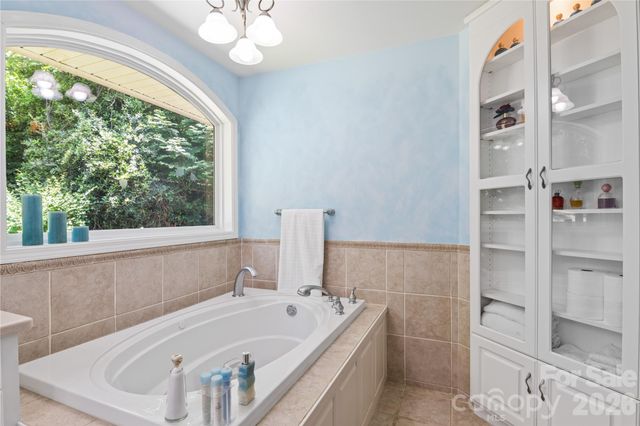 3 Northwood Road, Asheville, NC 28804