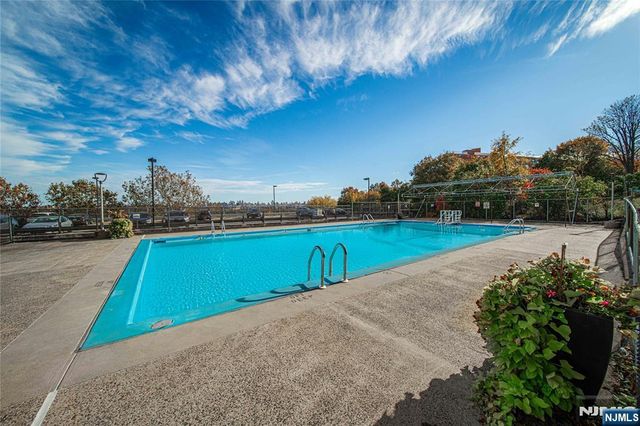 9060 Palisade Avenue 507, North Bergen, NJ 07047