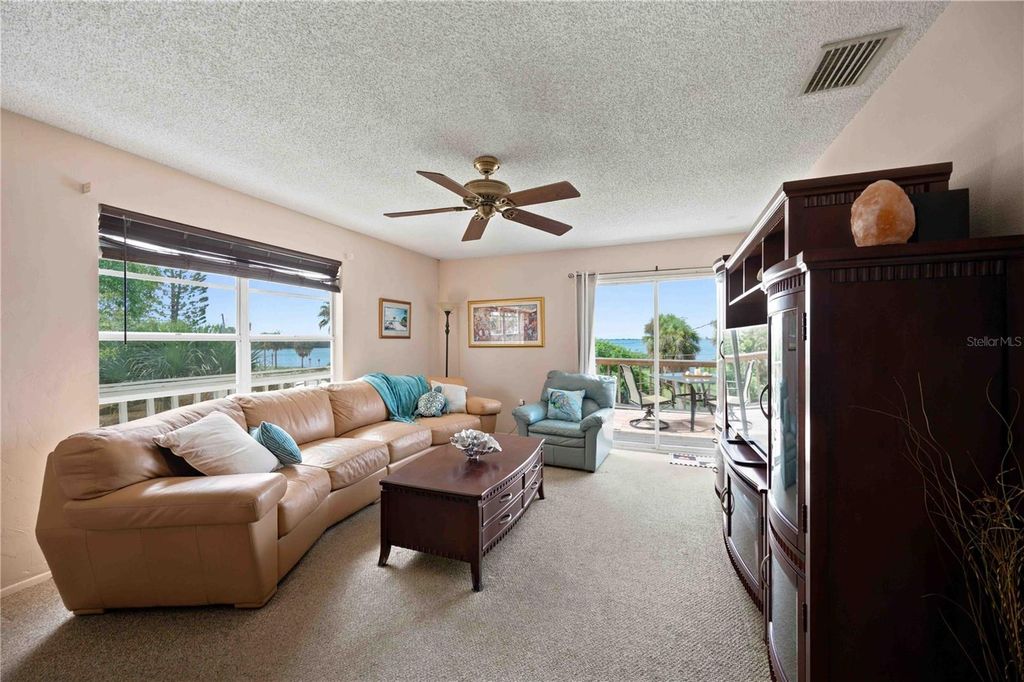 Image 6 of property listing at 6904 22ND STREET W, Bradenton, FL 34207