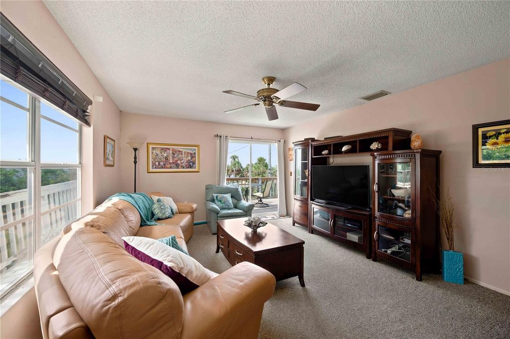 Image 7 of property listing at 6904 22ND STREET W, Bradenton, FL 34207