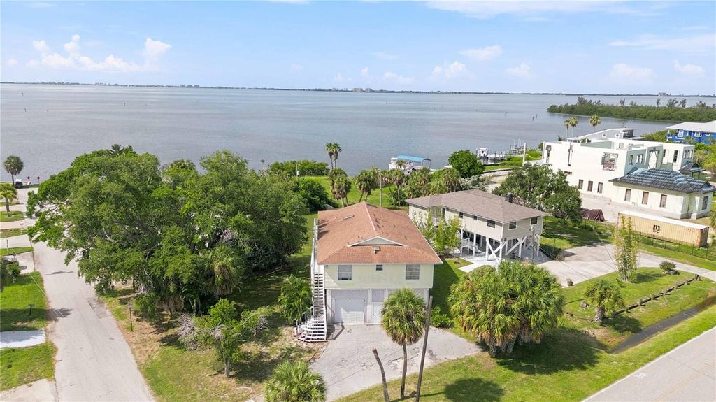 Image 63 of property listing at 6904 22ND STREET W, Bradenton, FL 34207