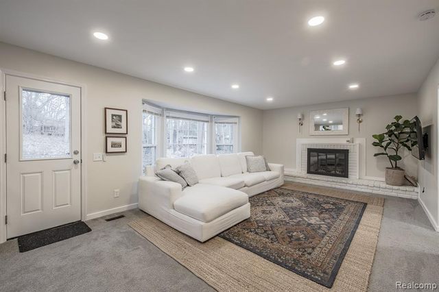 775 Basswood Drive, Rochester Hills, MI 48309