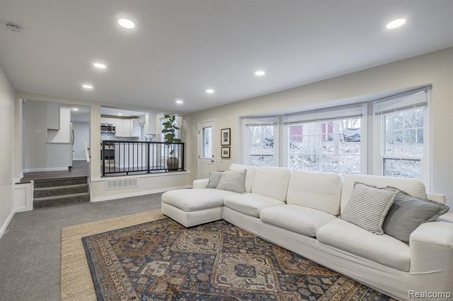 775 Basswood Drive, Rochester Hills, MI 48309