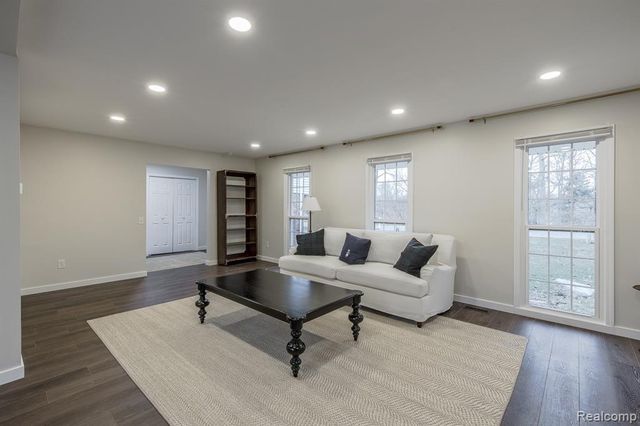 775 Basswood Drive, Rochester Hills, MI 48309