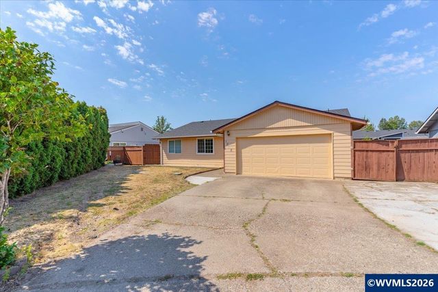 1035 Sparrow Dr NE, Salem, OR 97301