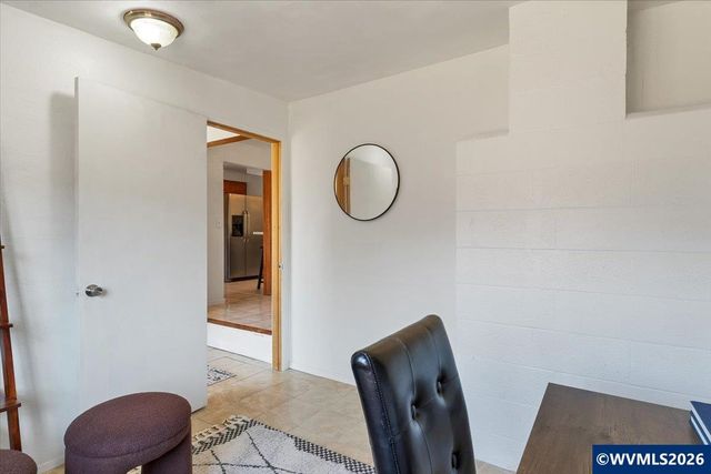 1035 Sparrow Dr NE, Salem, OR 97301