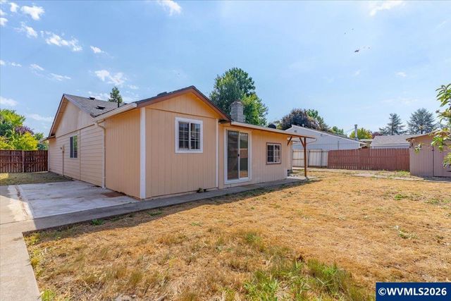 1035 Sparrow Dr NE, Salem, OR 97301