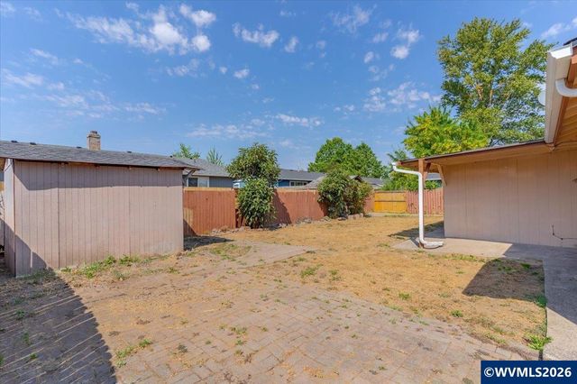 1035 Sparrow Dr NE, Salem, OR 97301