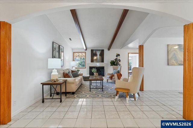 1035 Sparrow Dr NE, Salem, OR 97301